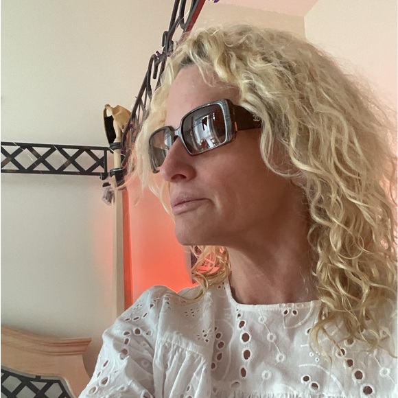 Chanel Rectangular Sunglasses in EUC $150 No scratches or sign of wear. See pics - Picture 3 of 15